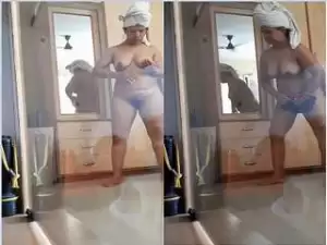 Today Exclusive-Bhabhi Wearing Cloths Video Record For Lover