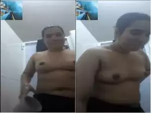 Today Exclusive- Bangla Girl Showing Bathing On Video Call