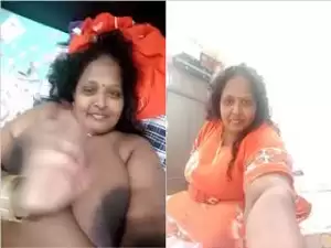 Today Exclusive-Tamil Bhabhi Showing Her Big Boobs and Pussy