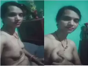 Today Exclusive- Bihari Bhabhi Showing Her Boobs and Pussy