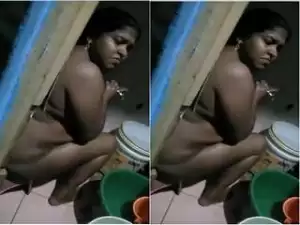 Today Exclusive- Tamil Wife Bathing