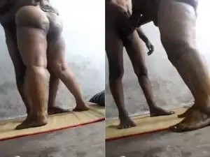 Today Exclusive- Desi BBW Bhabhi Give Handjob