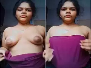 Today Exclusive-Indian Girl Showing her Boobs Part 1