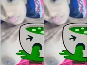 Today Exclusive- Cute Bangla Girl Showing her Boobs on Video Call