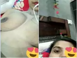 Today Exclusive- Crazy Desi Girl Showing her Boobs and Pussy On Video Call part 1