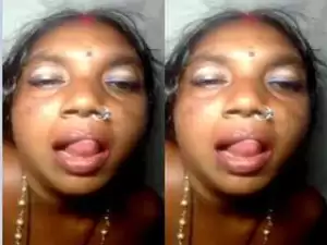 Today Exclusive- Horny Boudi Rubbing Her Pussy