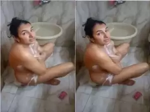 Today Exclusive- Paki Wife Bathing Video Record By Hubby Part 2