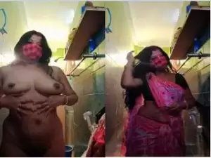 Today Exclusive- Horny Arpita Boudi Showing Her Nude Body and Bathing