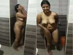 Today Exclusive- Desi Tamil Randi Bathing Video Record by Customer Part 2