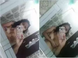 Today Exclusive- Sexy Desi Girl Record her Selfie Video For Lover