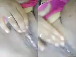 Today Exclusive- BOudi Showing Her Pussy