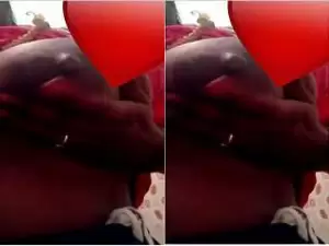 Today Exclusive- Bhabhi Showing Her Big Boob