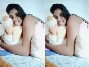 Today Exclusive- Cute Lankan Girl Showing Her Boobs Part 2