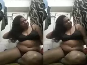 Today Exclusive-Horny Desi Bhabhi Showing Her Boobs and Pussy Part 6