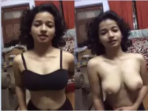 Exclusive- Cute Indian Girl Showing Her Boobs To Lover