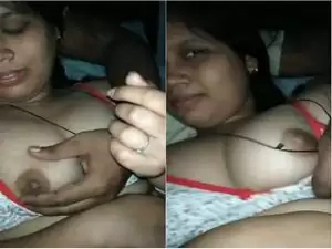 Today Exclusive – Sexy Bhabhi Boobs Pressing by Hubby