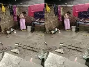 Today Exclusive – Desi Bhabhi Outdoor Bathing
