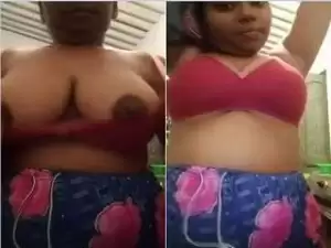 Today Exclusive – Village Girl Showing Her Boobs