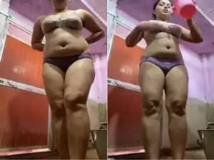 Today Exclusive- Sexy Desi Girl Bathing