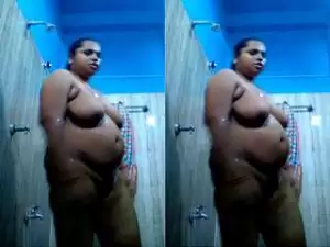 Today Exclusive- Sexy Boudi Bathing