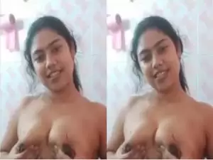 Today Exclusive- Sexy Bangla Girl Showing her Boobs