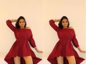 Today Exclusive- Sexy Indian Girl Showing Her Boobs and Pussy