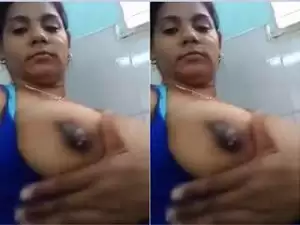 Today Exclusive- Lankan Wife Showing Her Milky Boobs