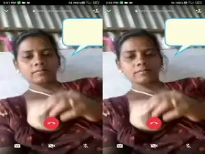 Today Exclusive-Tamil Girl Showing her Boobs On Video Call