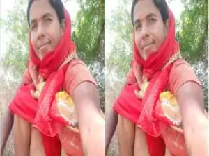 Today Exclusive – Horny Telugu Bhabhi Masturbating