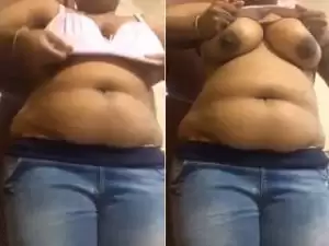 Today Exclusive – Tamil Girl Showing Her Big Boobs Part 1