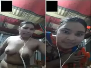 Today Exclusive –Desi Boudi Showing Her Nude Body And Dancing