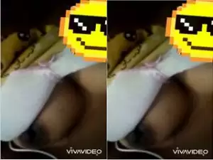Today Exclusive – Cute Lankan Girl Showing her Boobs Part 2