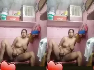 Today Exclusive – Horny Desi Bhabhi Showing Her Nude Body And Masturbating Part 1