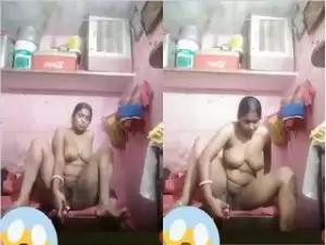 Today Exclusive – Horny Desi Bhabhi Showing Her Nude Body And Masturbating Part 3