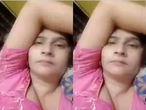Today Exclusive – Paki Wife Showing Her Boobs and Pussy Part 1