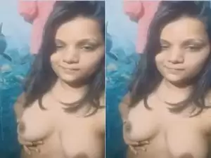 Today Exclusive – Sexy Desi Girl Showing Her Boobs And Pussy Part 1
