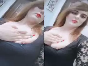 Today Exclusive – Paki Randi Showing Milky Boob