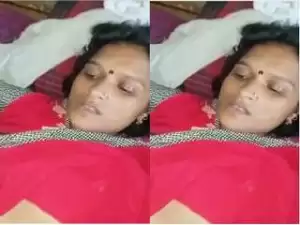 Today Exclusive – Horny Desi Bhabhi Blowjob and Fucked