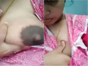 Today Exclusive – Desi Bhabhi Showing Her Milky Boobs