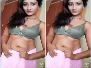 Today Exclusive-Sexy Rajashree Morey Showing Her Boobs