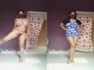 Today Exclusive- Horny Desi Girl Showing her Nude Body
