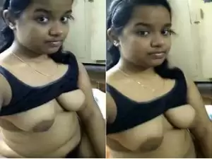 Today Exclusive- Cute Desi Girl Showing Her Boobs and pussy