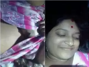 Today Exclusive- Sexy Boudi Showing her Boobs and Pussy