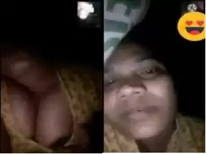Today Exclusive- Village Girl Showing Her Boobs