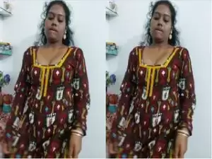 Today Exclusive- Horny Desi Boudi Showing Her Pussy