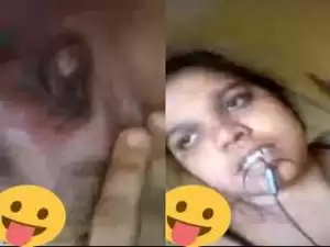 Today Exclusive- Desi Bhabhi Showing her Boobs and Pussy Part 1
