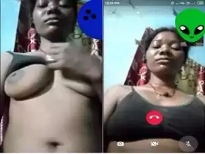 Today Exclusive- Desi Village Bhabhi Showing Her Boobs On Video Call