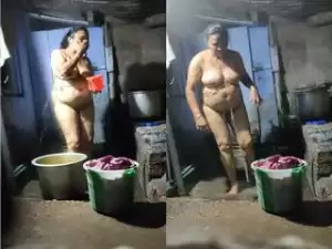 Today Exclusive- Desi Mature Telugu Bhabhi Bathing Record In Hidden Cam