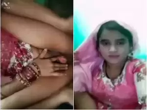 Today Exclusive- Desi Girl Showing Her Pussy