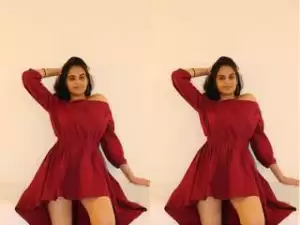 Today Exclusive- Super Hot Desi Girl Showing Her Boobs and Pussy part 2